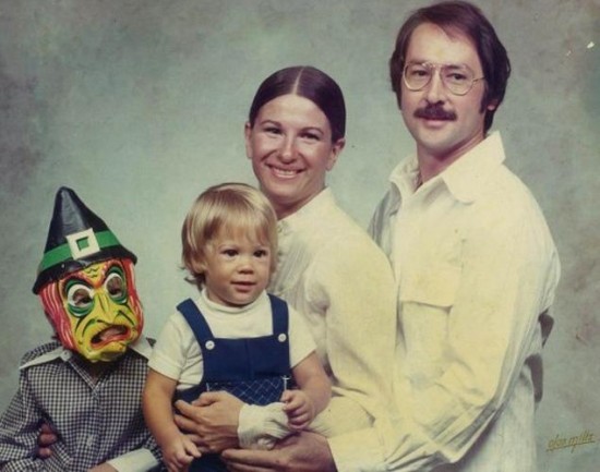 Weird-Odd-Family-Photos-Awkward-Damian-Devil-Child