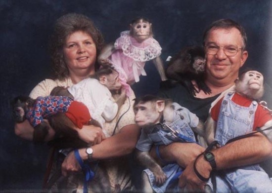 Weird-Odd-Family-Photos-Awkward-Monkey-Love