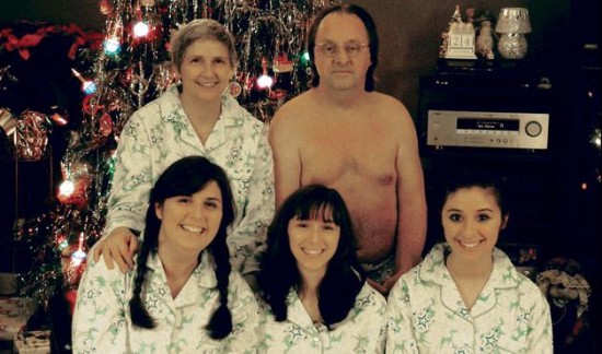 Weird-Odd-Family-Photos-Awkward-Naked-Dad