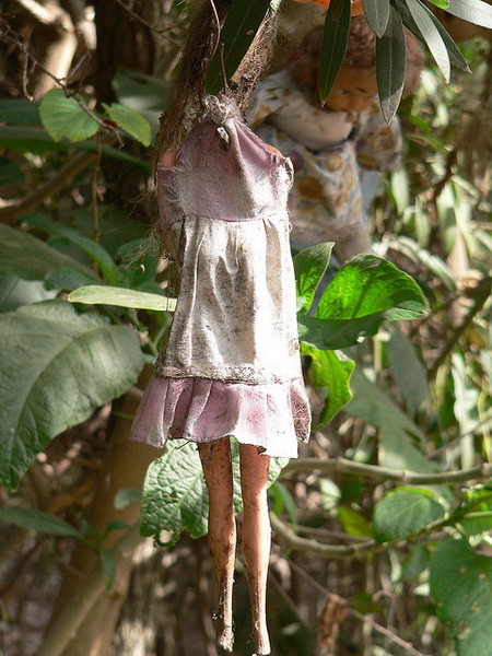 hanging dolls mexico island