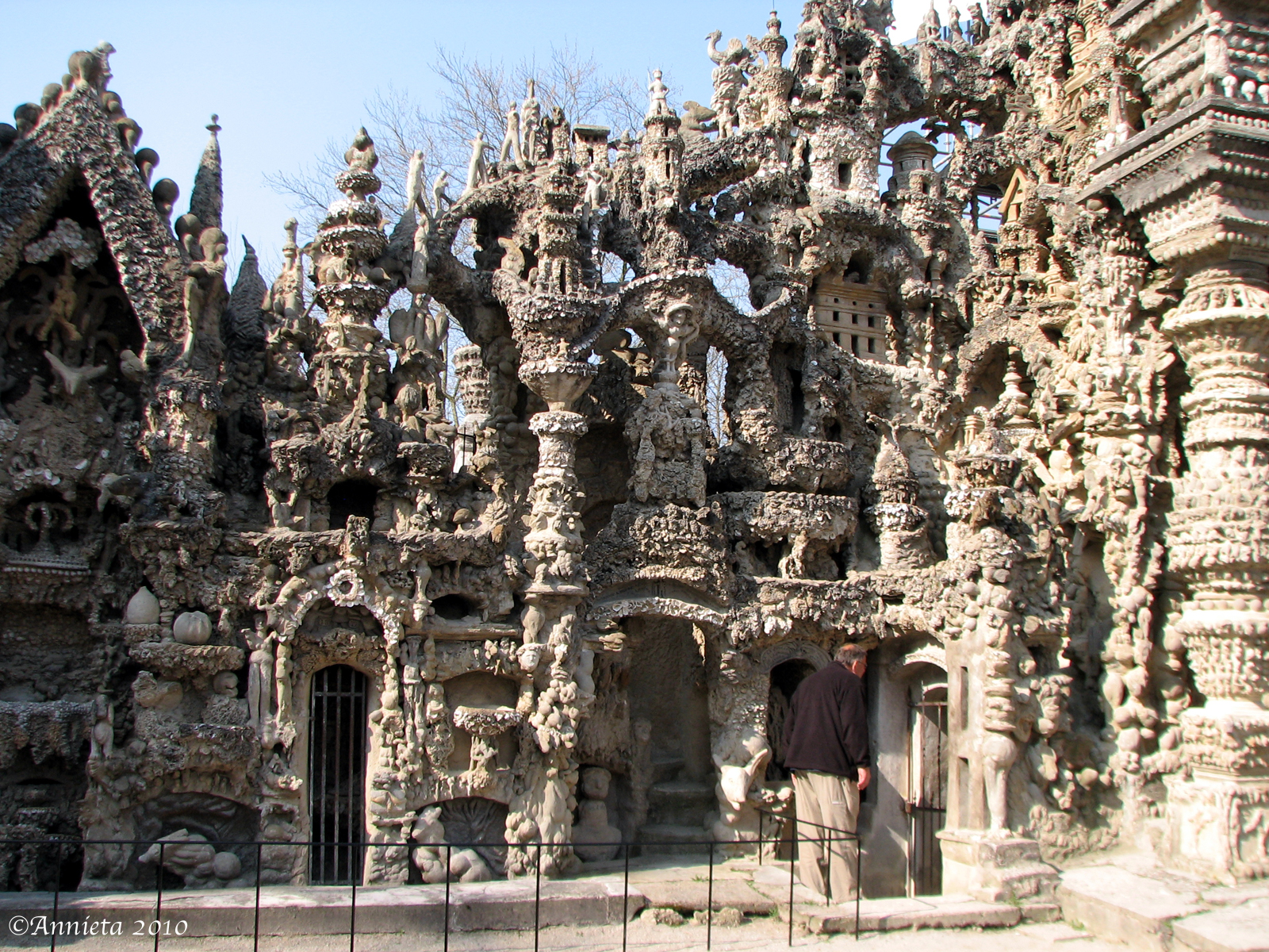 unbelievable palaces made u2026 out of pebbles ferdinand cheval