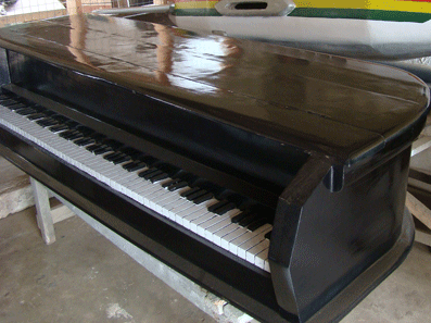 Ghana-Coffins-Kane-Kwei-piano