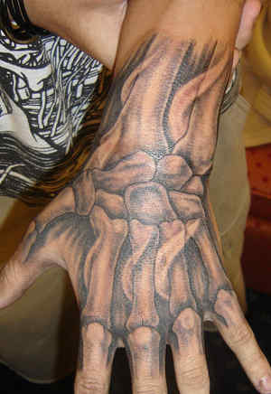 men-hand-tattoo