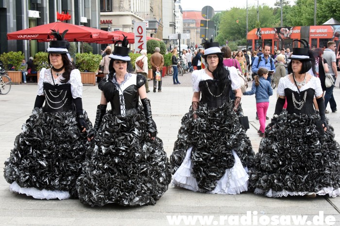 Wave-Gotik-Treffen-Photos-Cake-Dresses