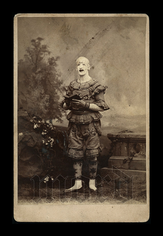 vintage photos of creepy clowns