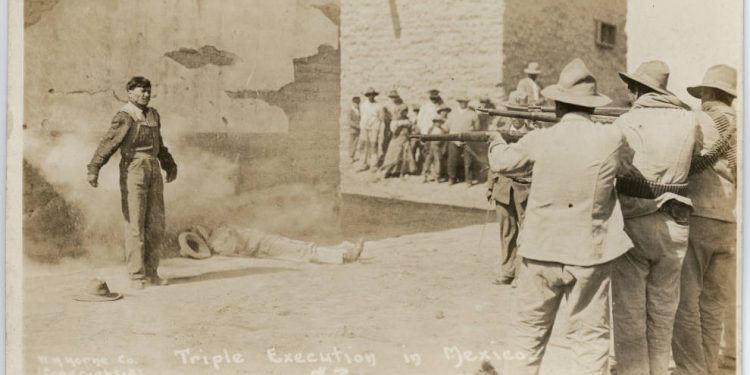 execution and decay  brutal postcards from the mexican